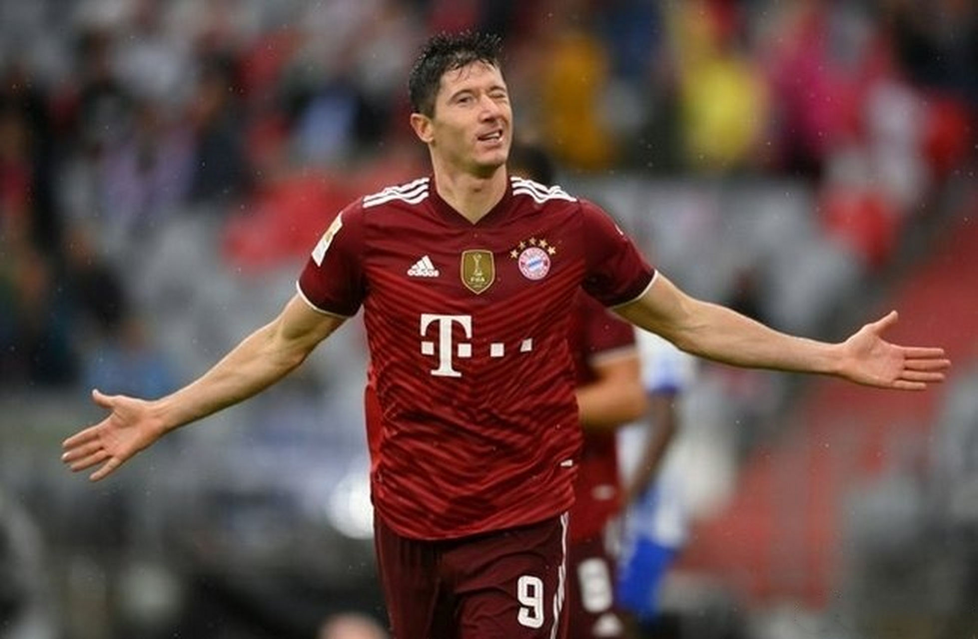  里程碑夜尼斯远射贴柱，德甲今夜刷纪录，赛场秩序良好，高层口径保持一致